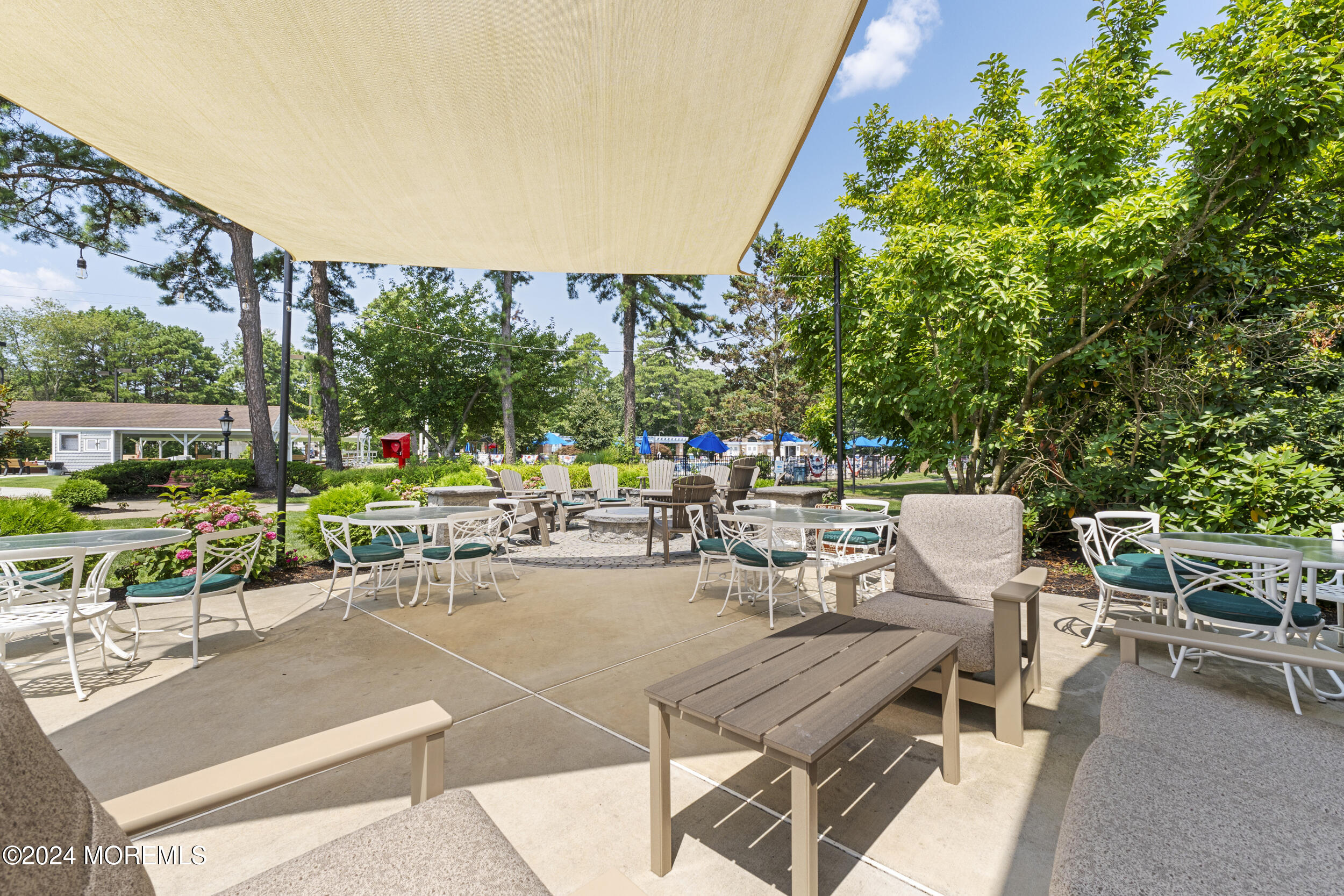 535 Warwick Court, B