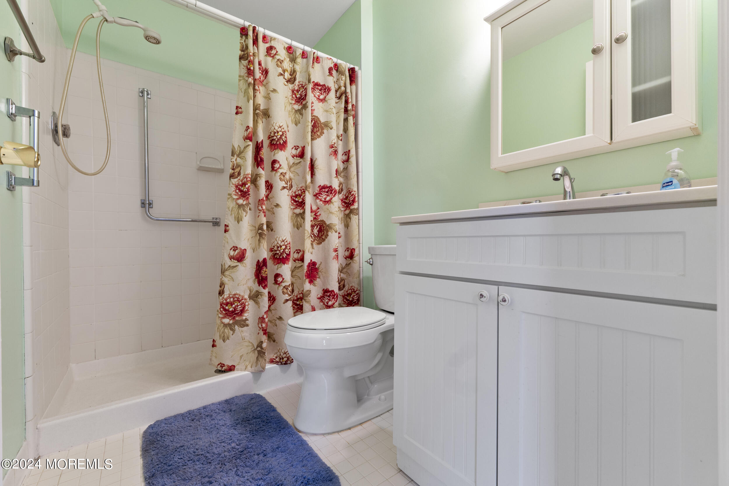 535 Warwick Court, B