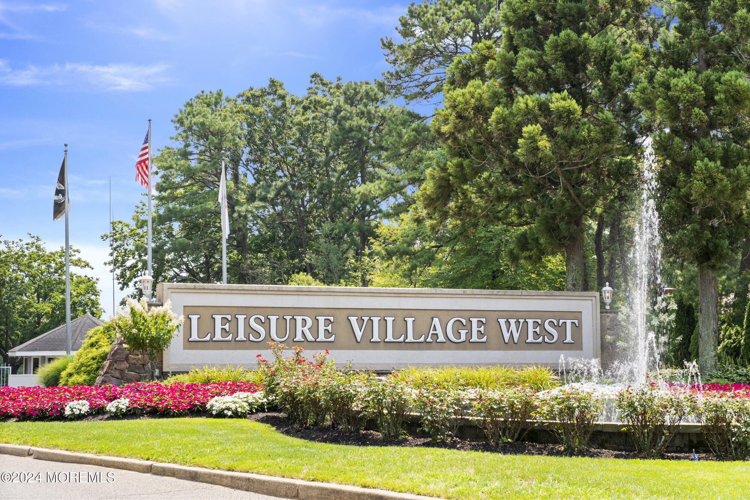 535 Warwick Court, B