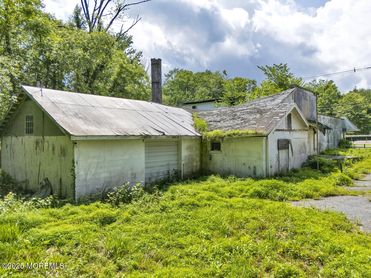 465 Lakewood Farmingdale Road