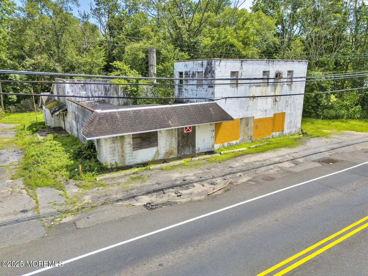 465 Lakewood Farmingdale Road