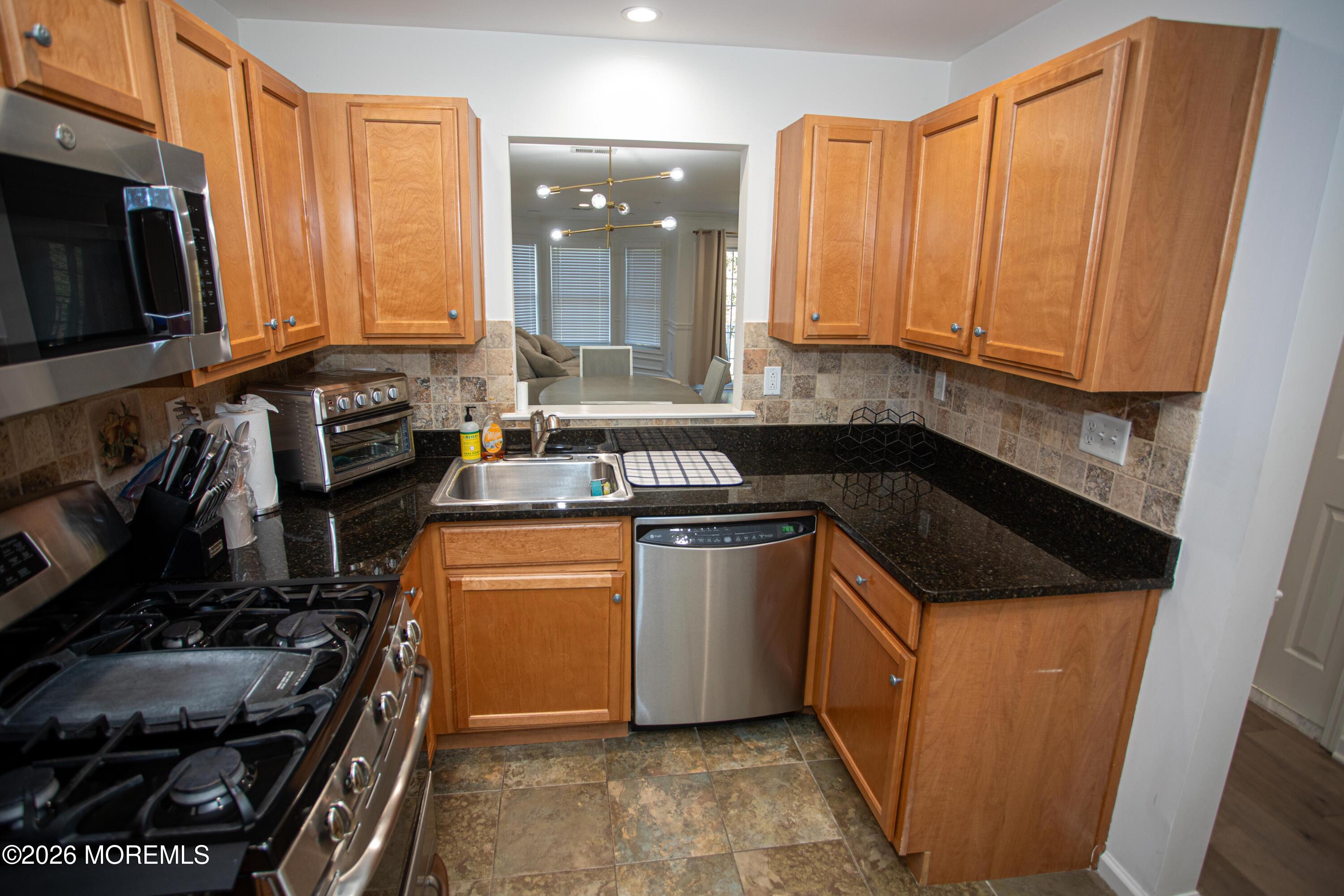 124 Adamecs Way 25