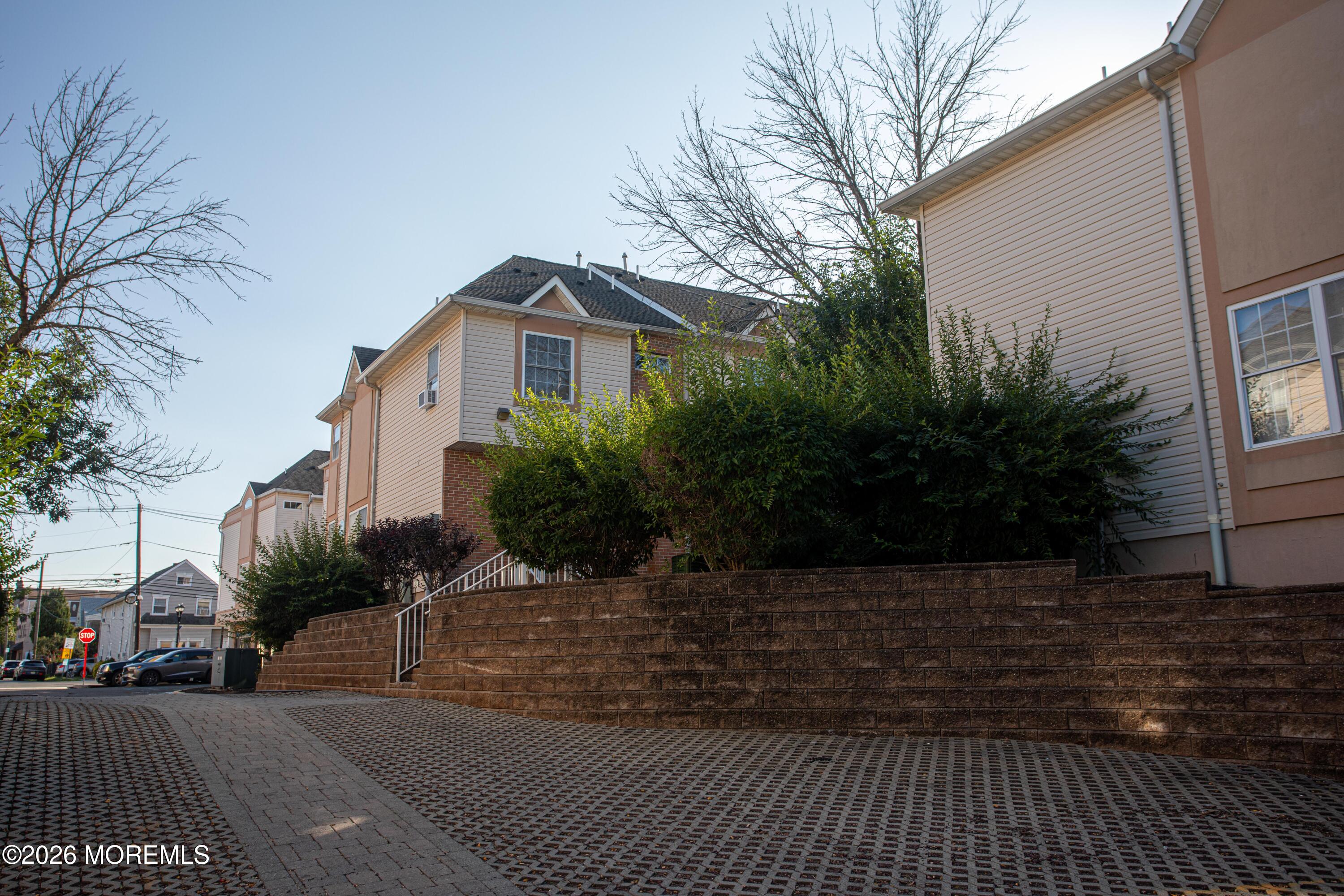 124 Adamecs Way 25