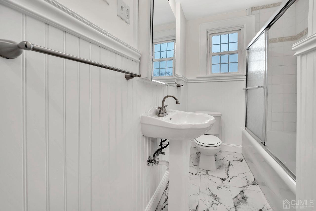 19 Burchard Street N