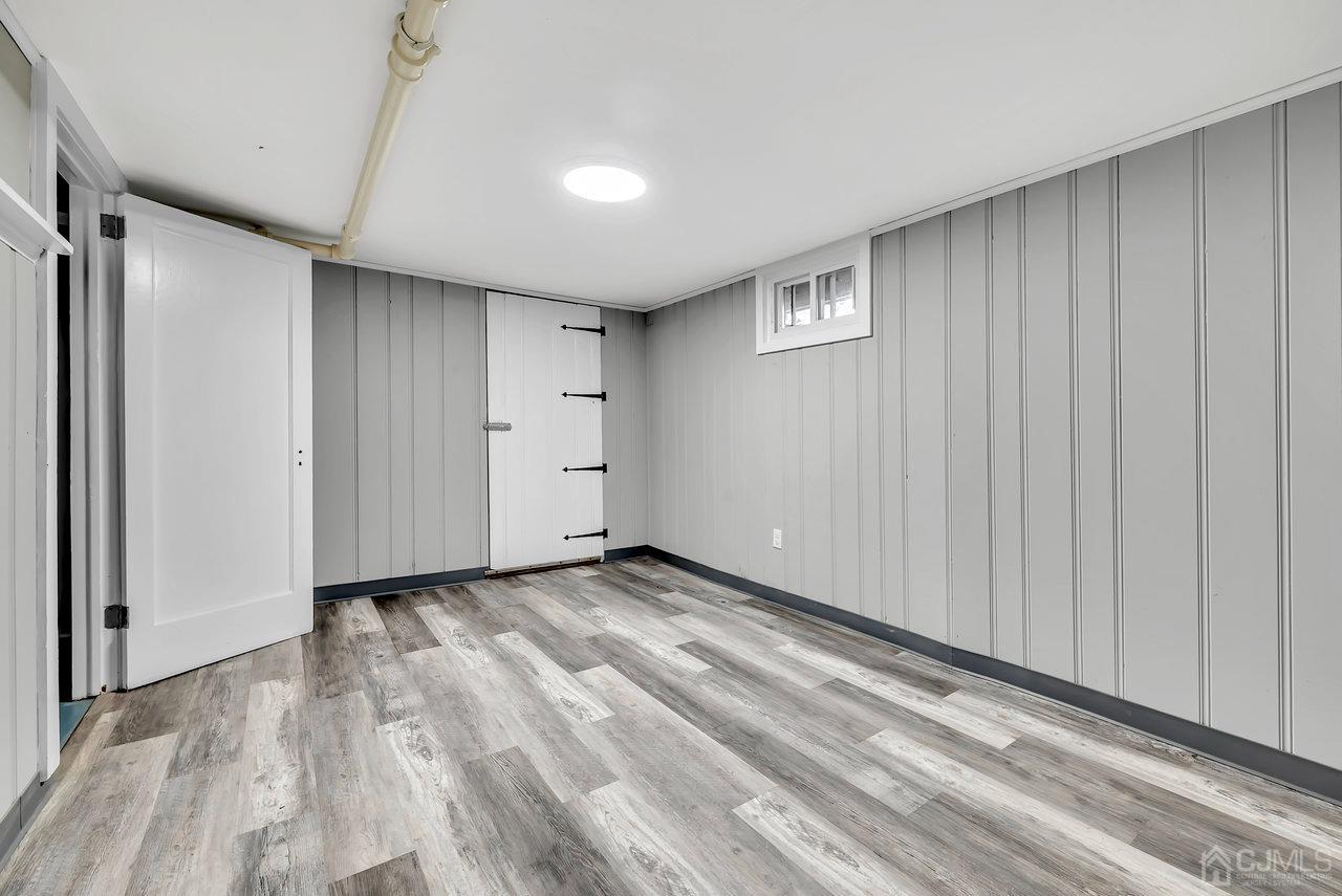 19 Burchard Street N