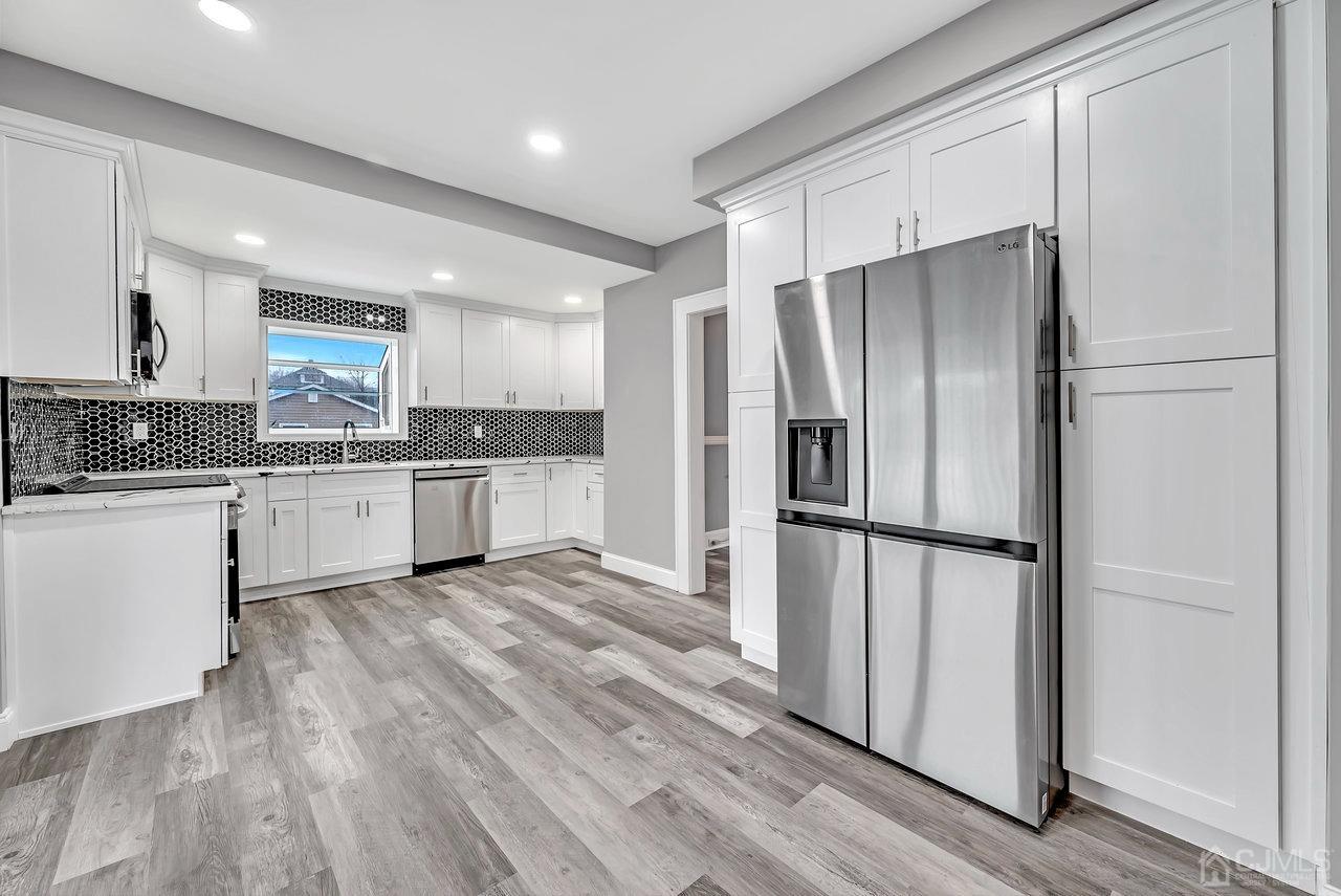 19 Burchard Street N