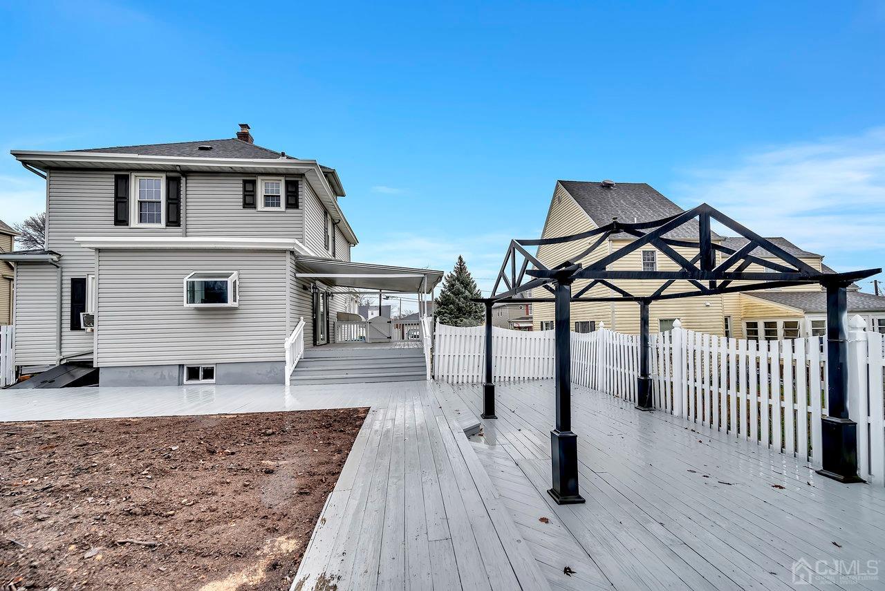 19 Burchard Street N