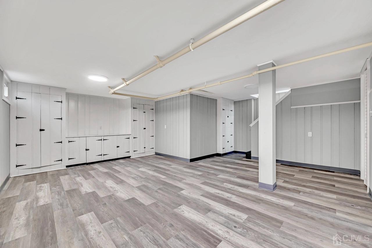 19 Burchard Street N