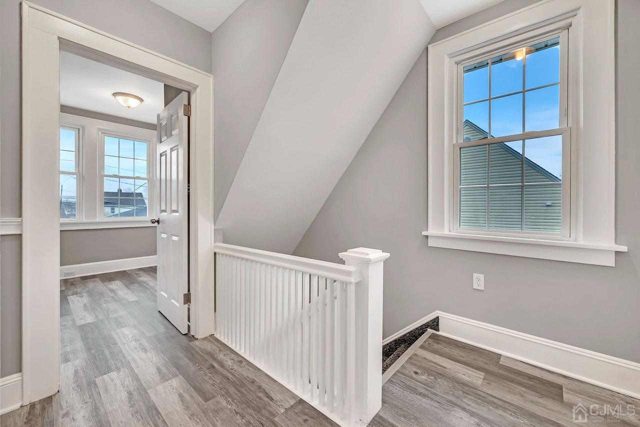 19 Burchard Street N