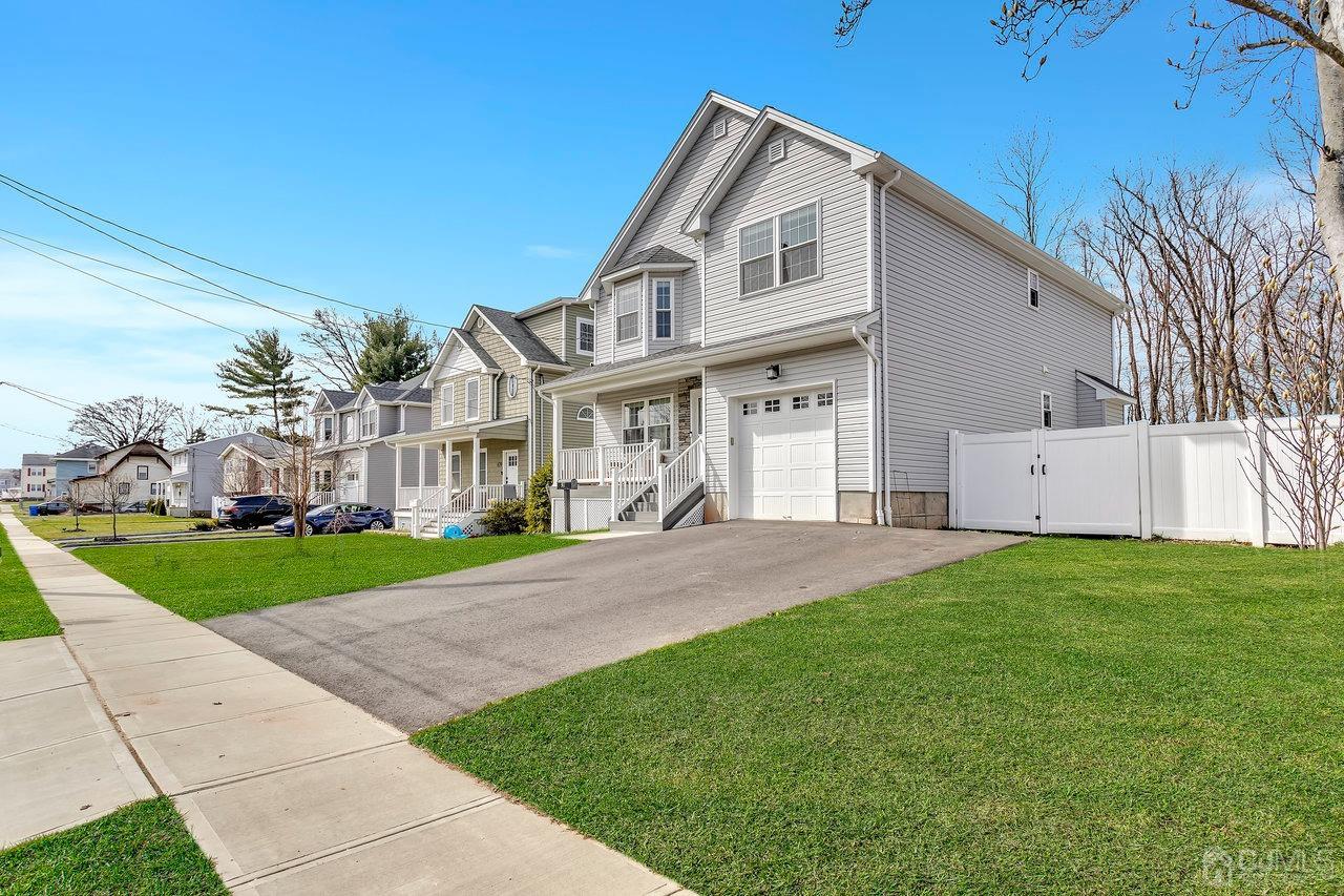 641 Ridgedale Avenue