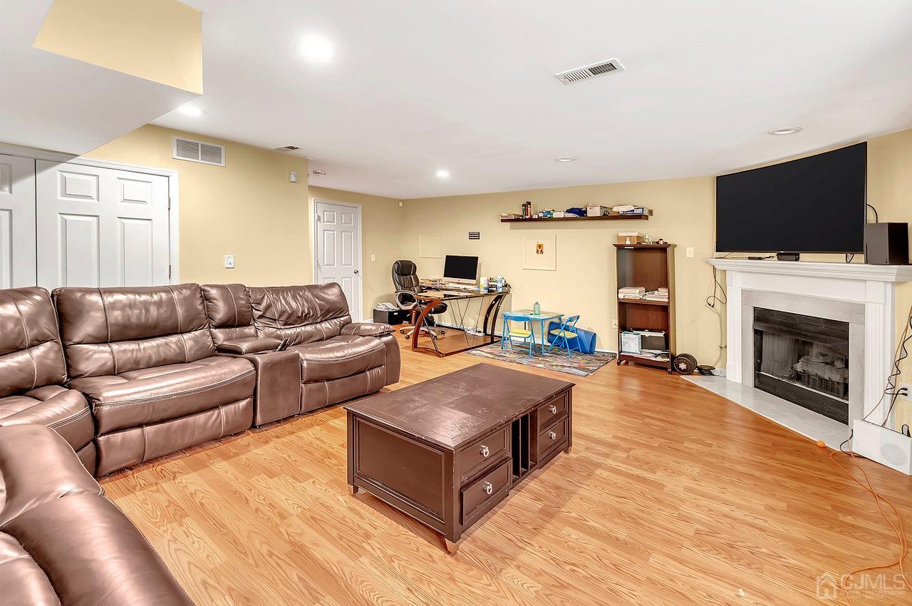 5 Rondell Lane # 198