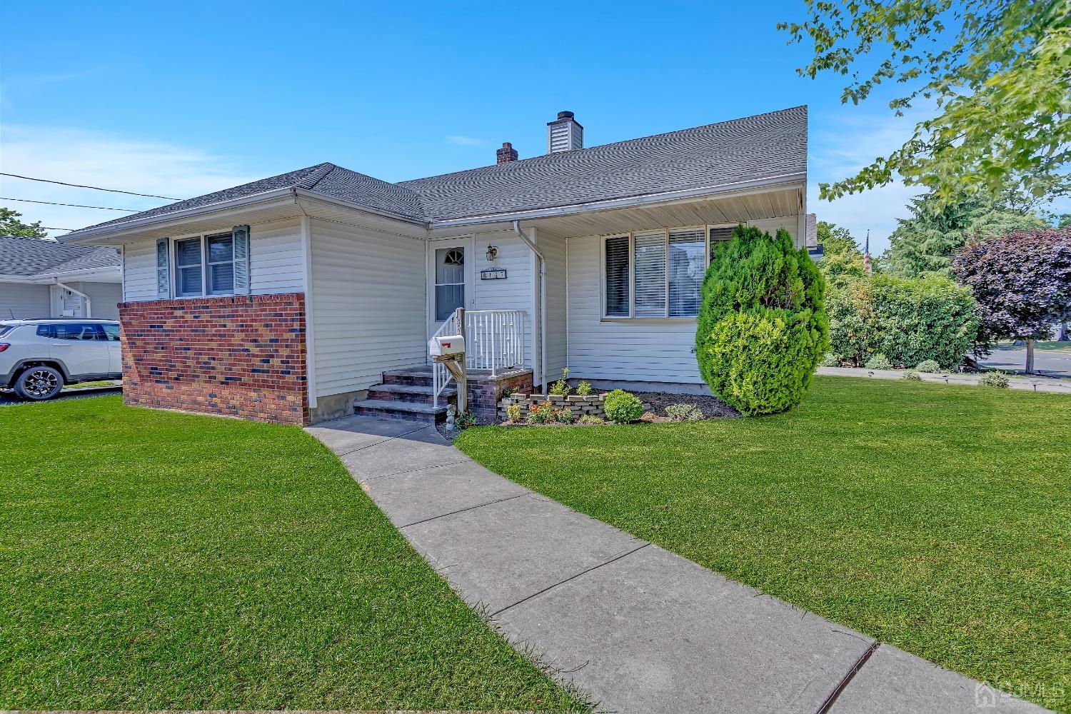 147 Hazelwood Avenue