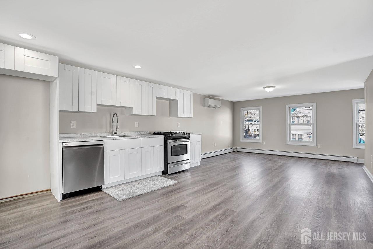 32 Christopher Street