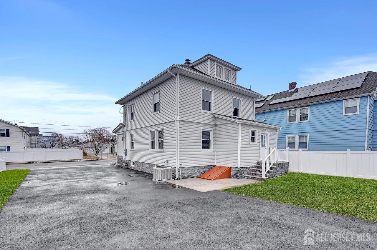 33 Christopher Street