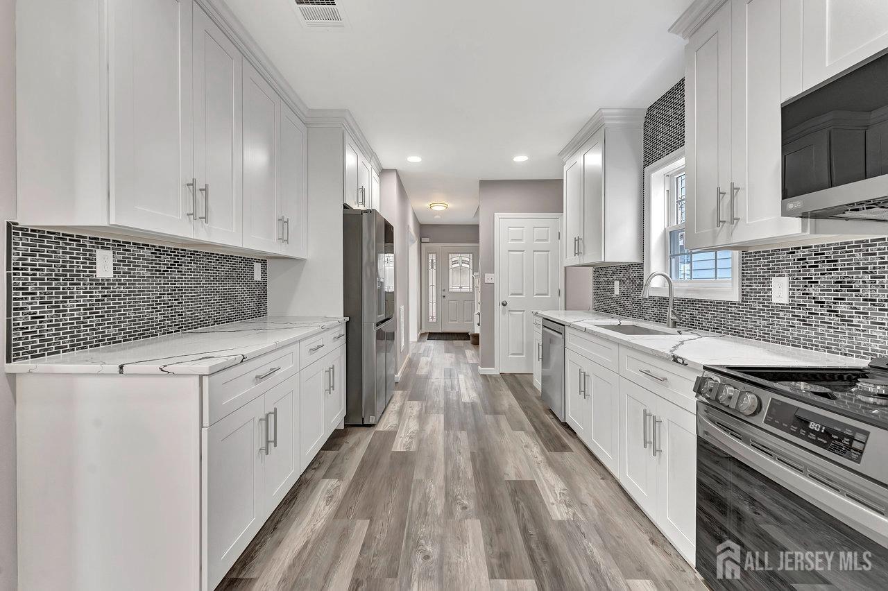 33 Christopher Street