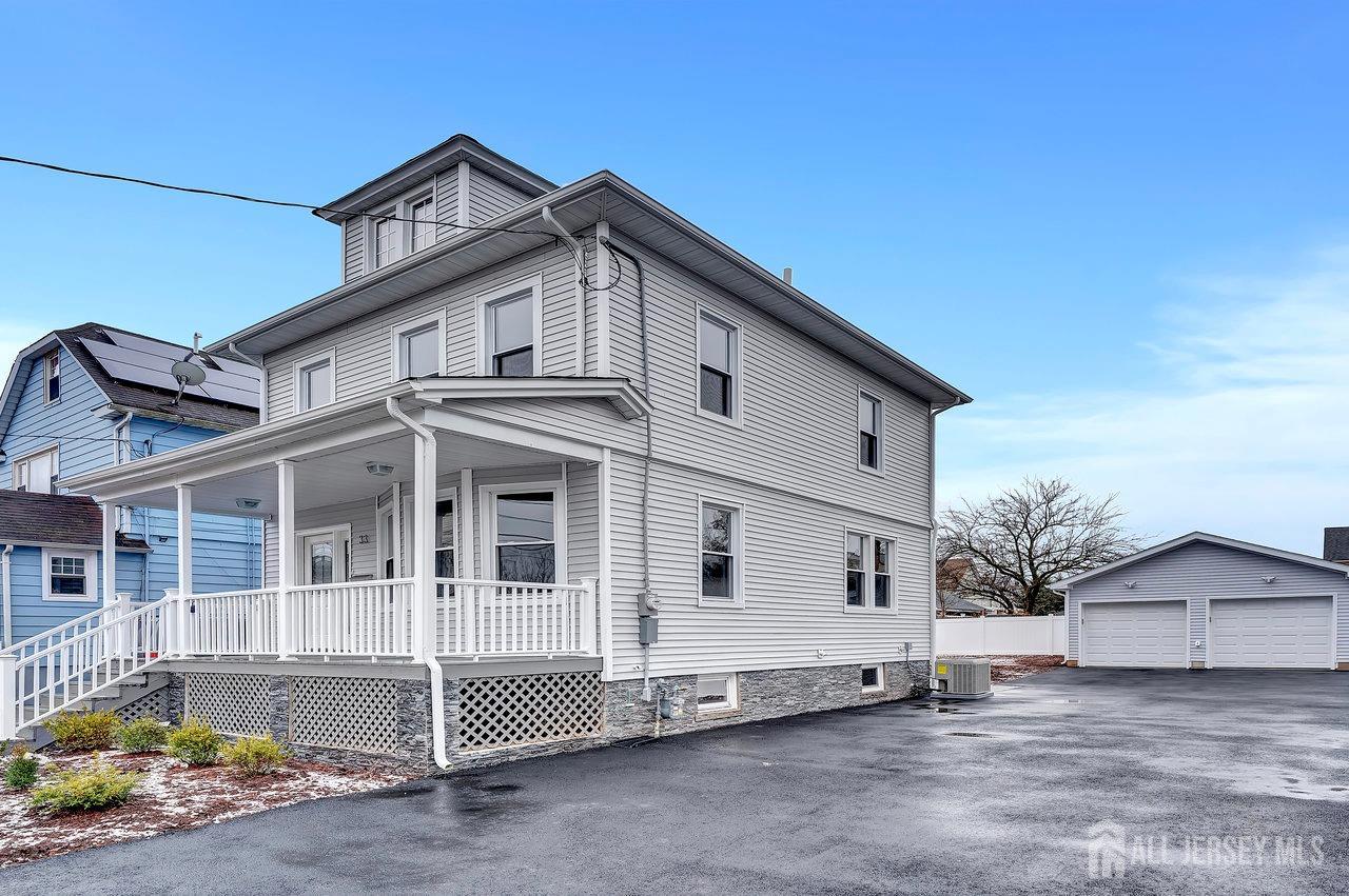 33 Christopher Street