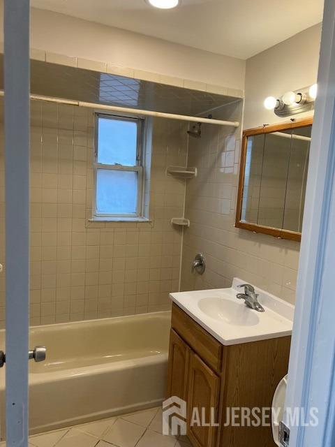 2491 Saint Georges Avenue