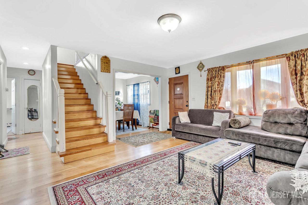 109 S Harrison Avenue