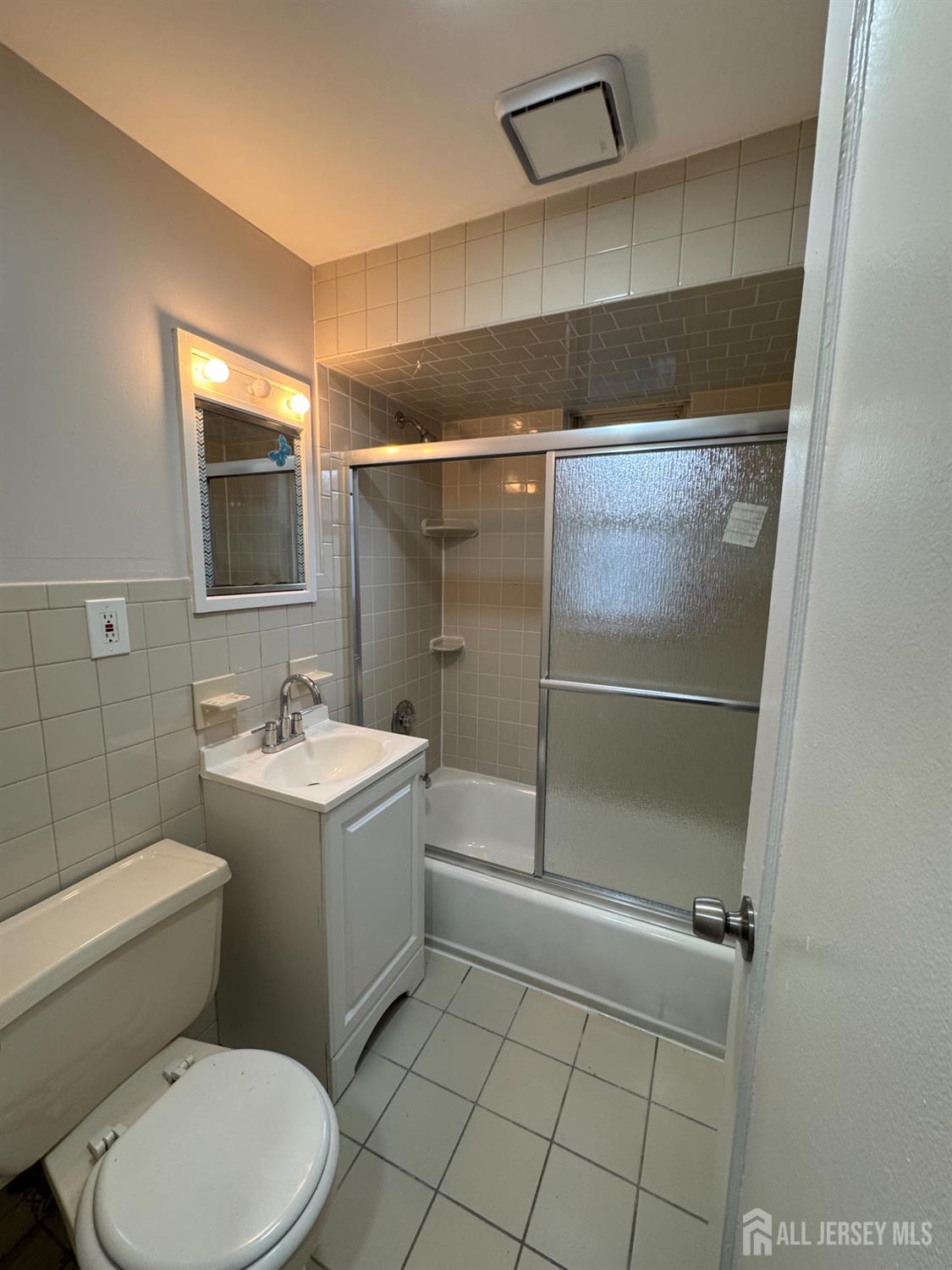 2451 Saint Georges Avenue