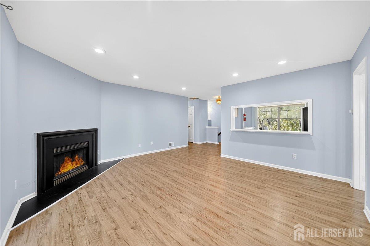 1002 Woodbridge Commons Way