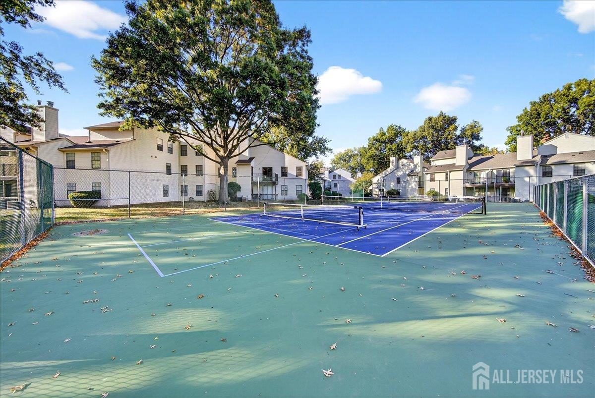 1002 Woodbridge Commons Way