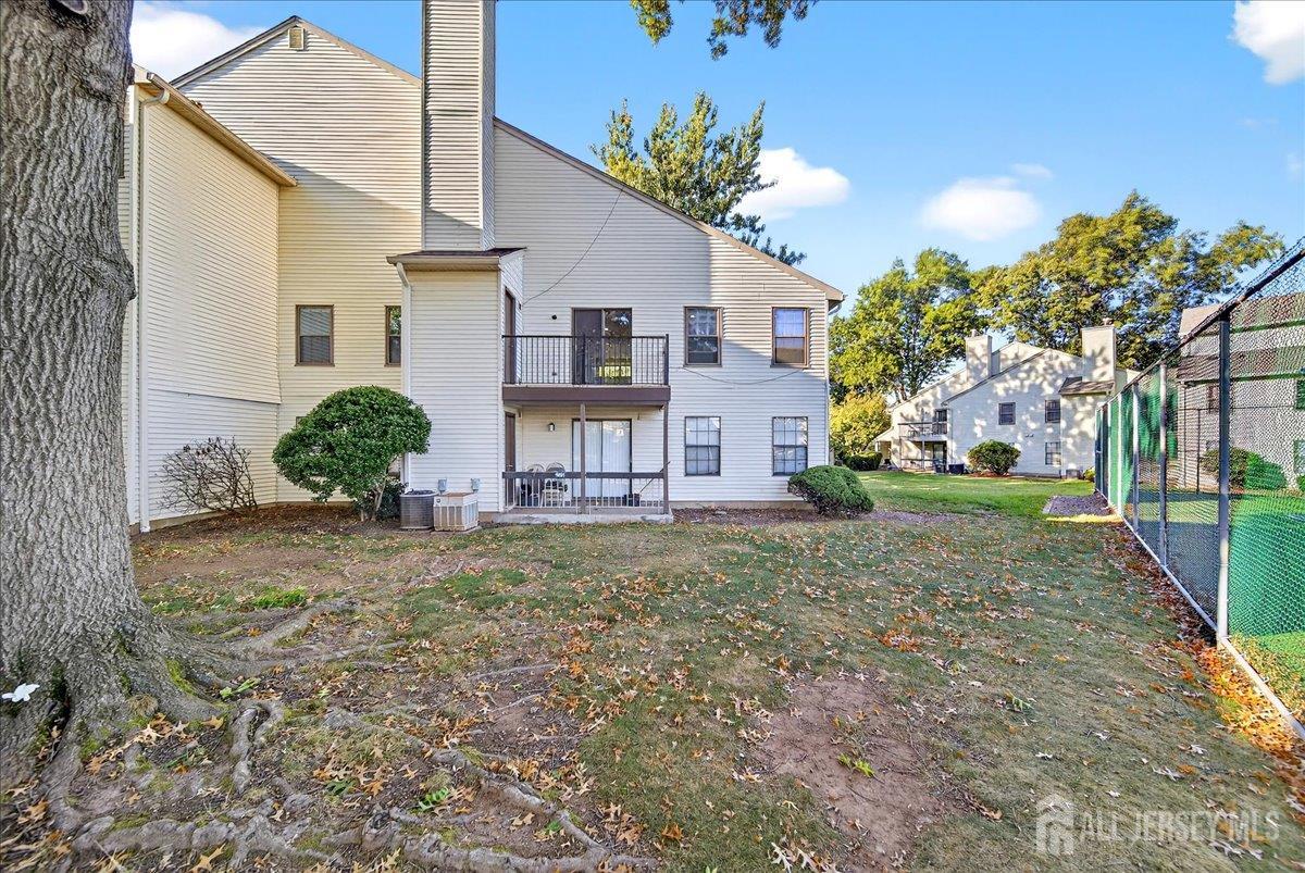 1002 Woodbridge Commons Way