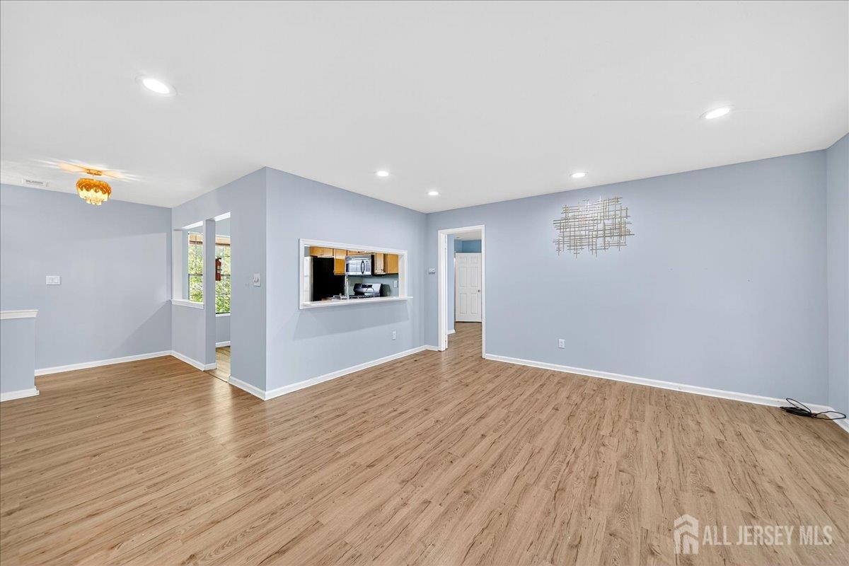 1002 Woodbridge Commons Way