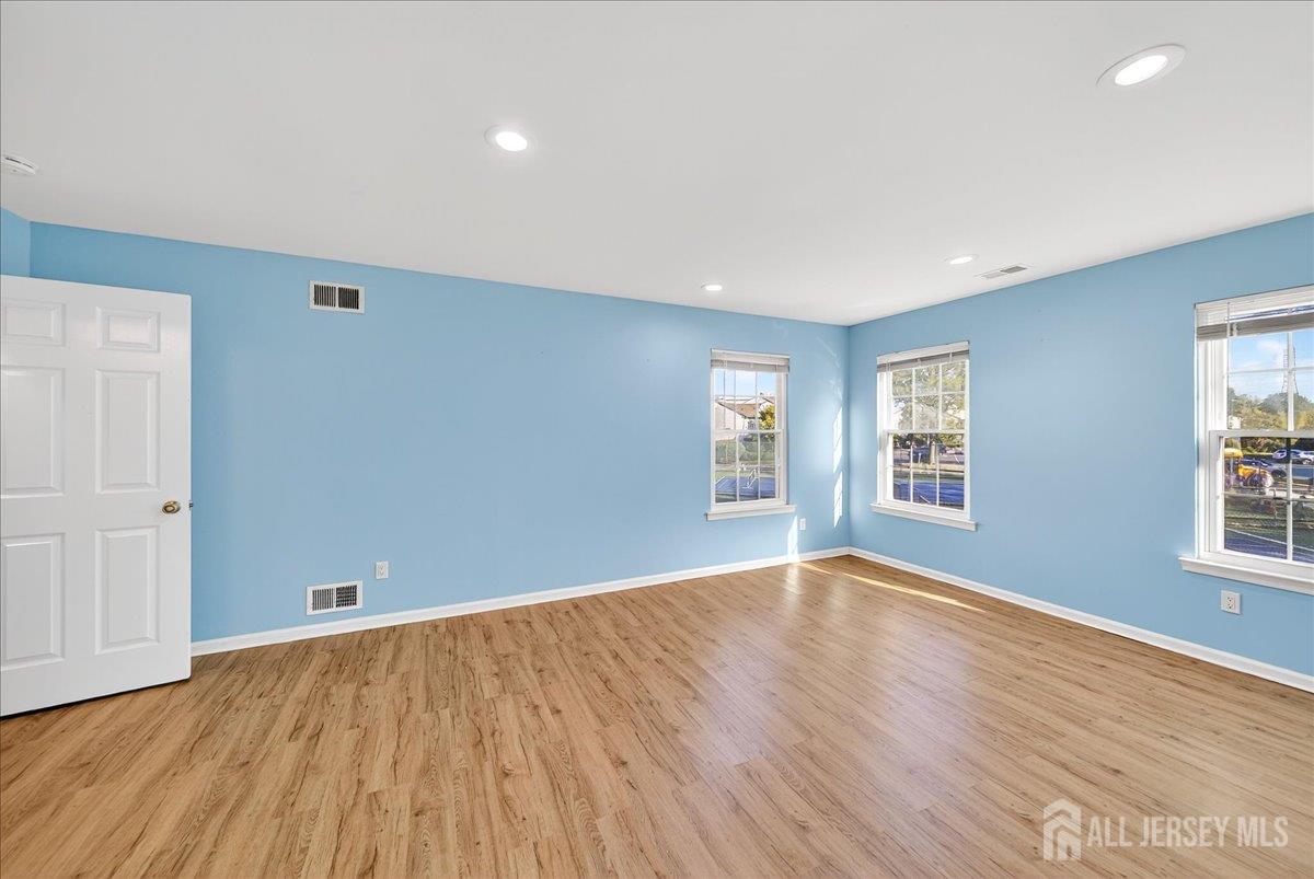 1002 Woodbridge Commons Way