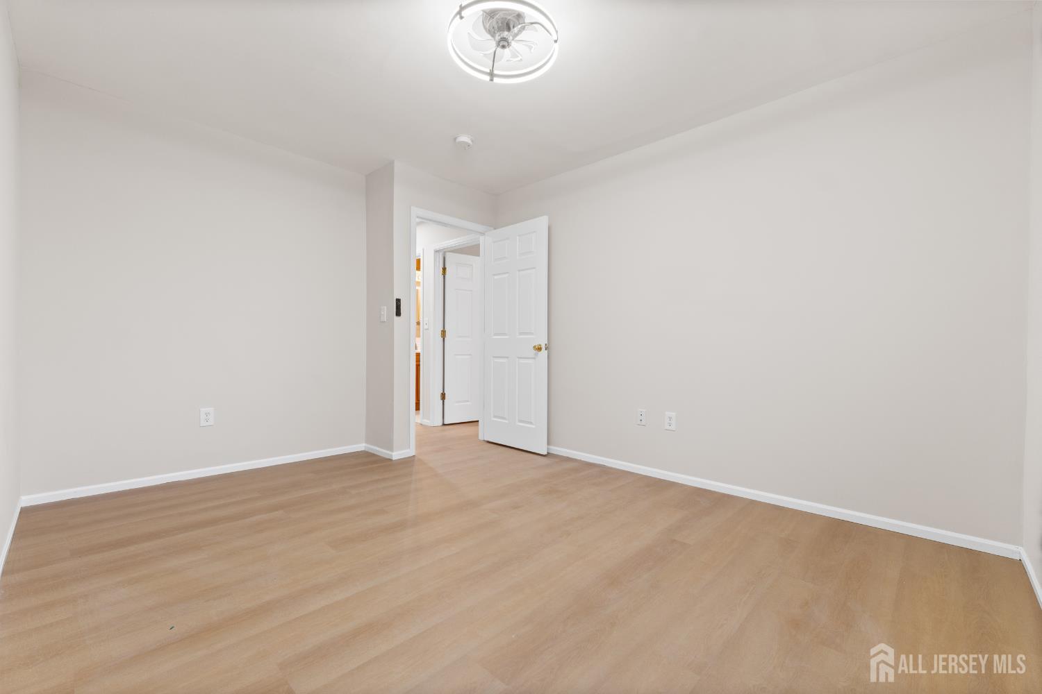 945 Lincoln Boulevard