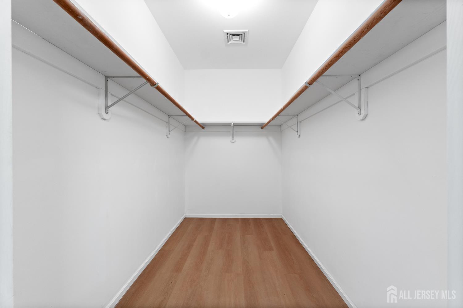 945 Lincoln Boulevard