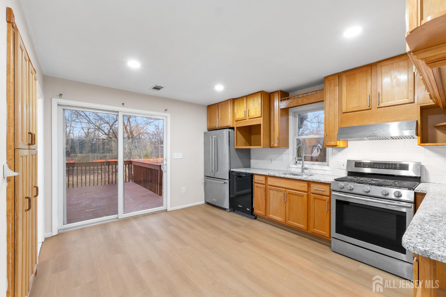 945 Lincoln Boulevard