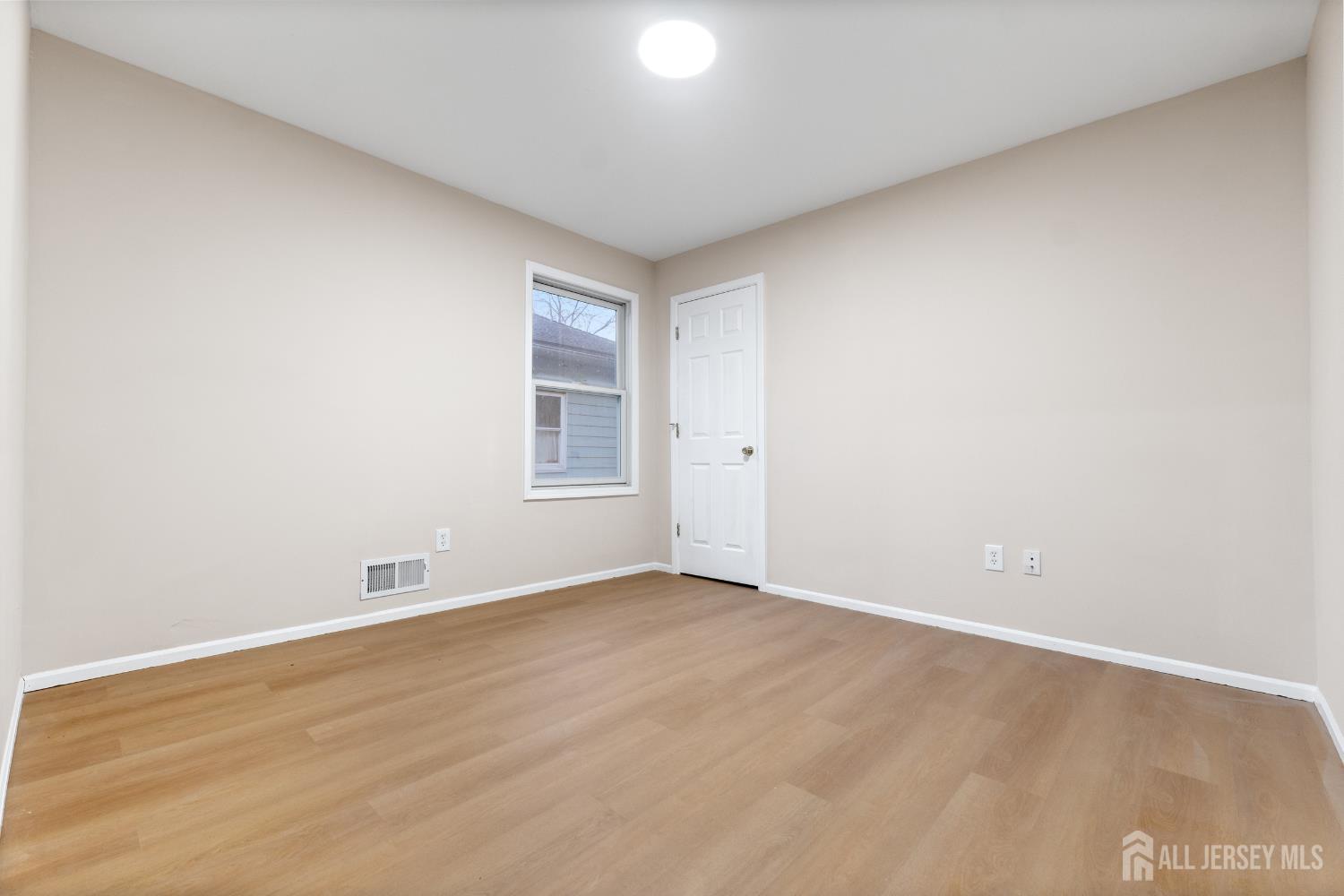 945 Lincoln Boulevard