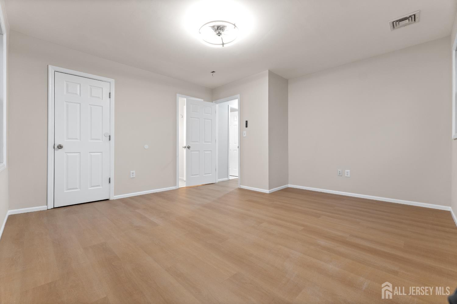 945 Lincoln Boulevard