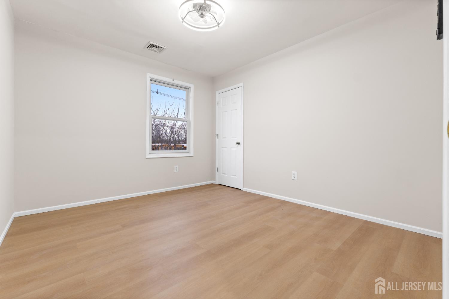 945 Lincoln Boulevard