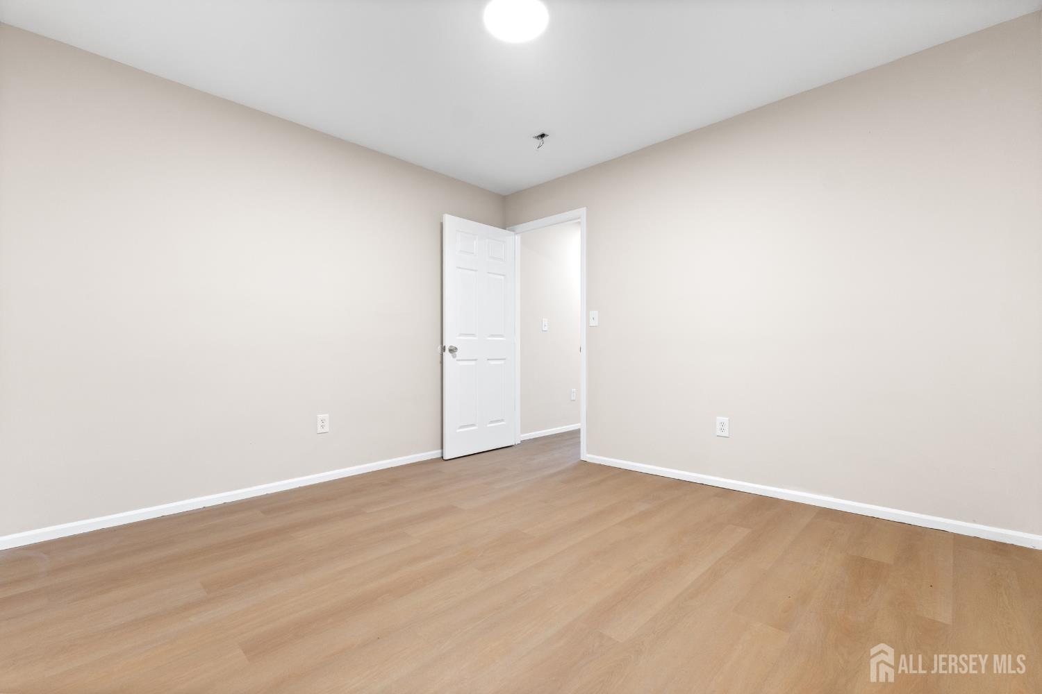 945 Lincoln Boulevard