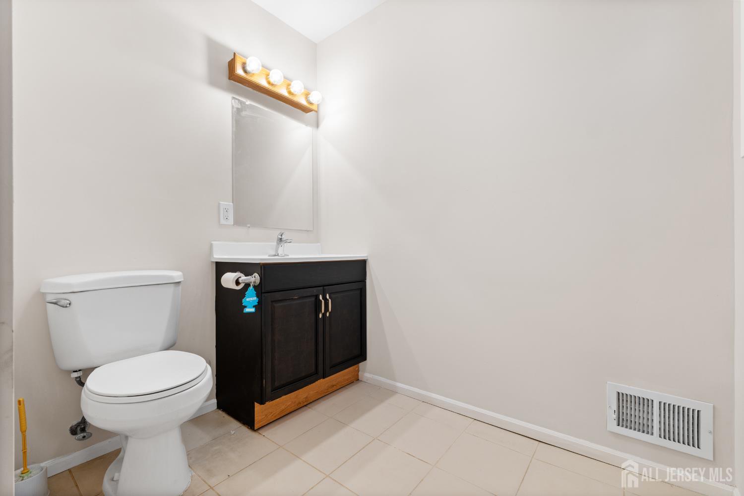 945 Lincoln Boulevard