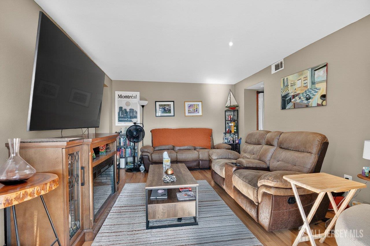 1300 Rock Avenue # F3