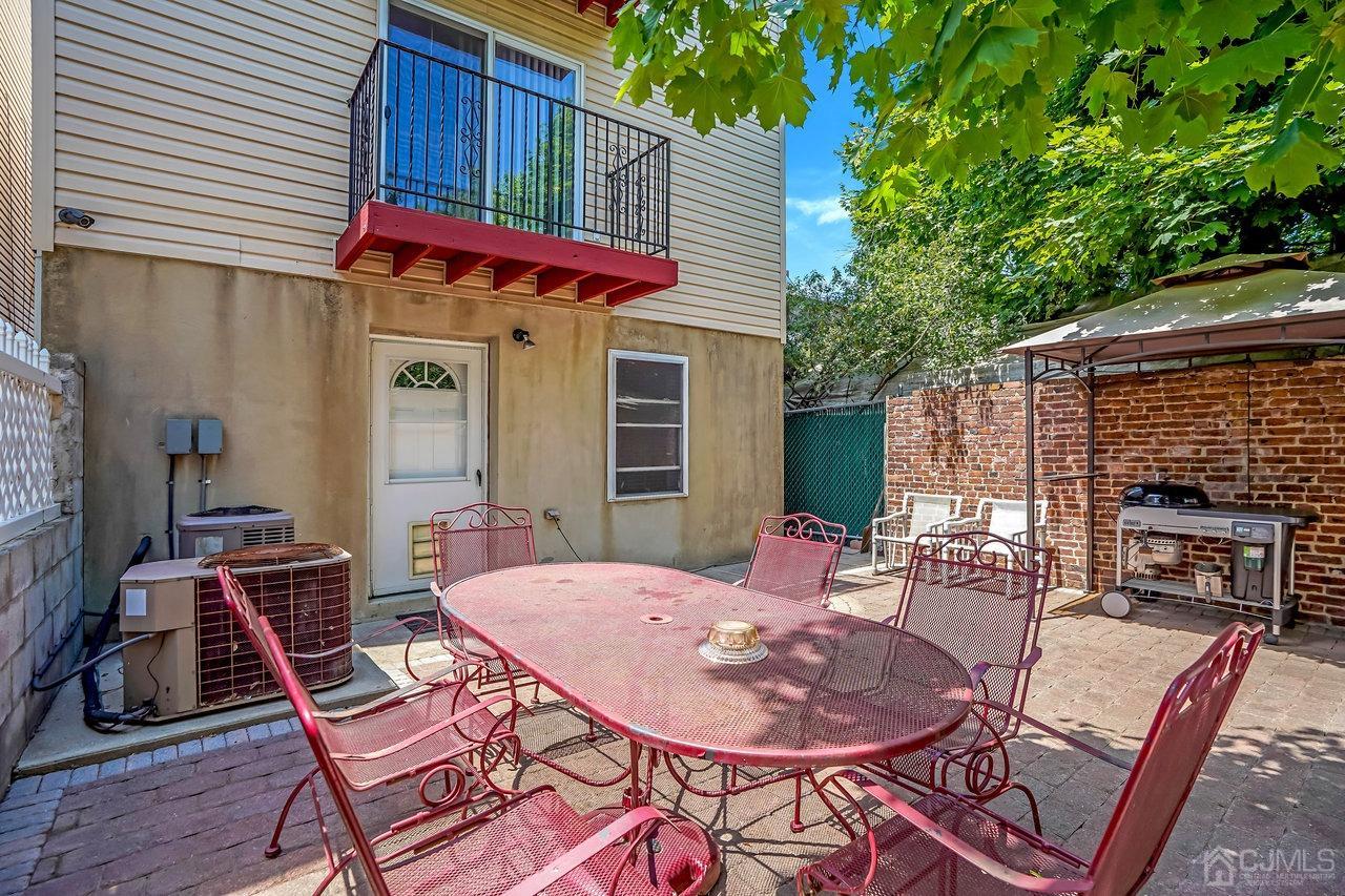 125 Elizabeth Avenue