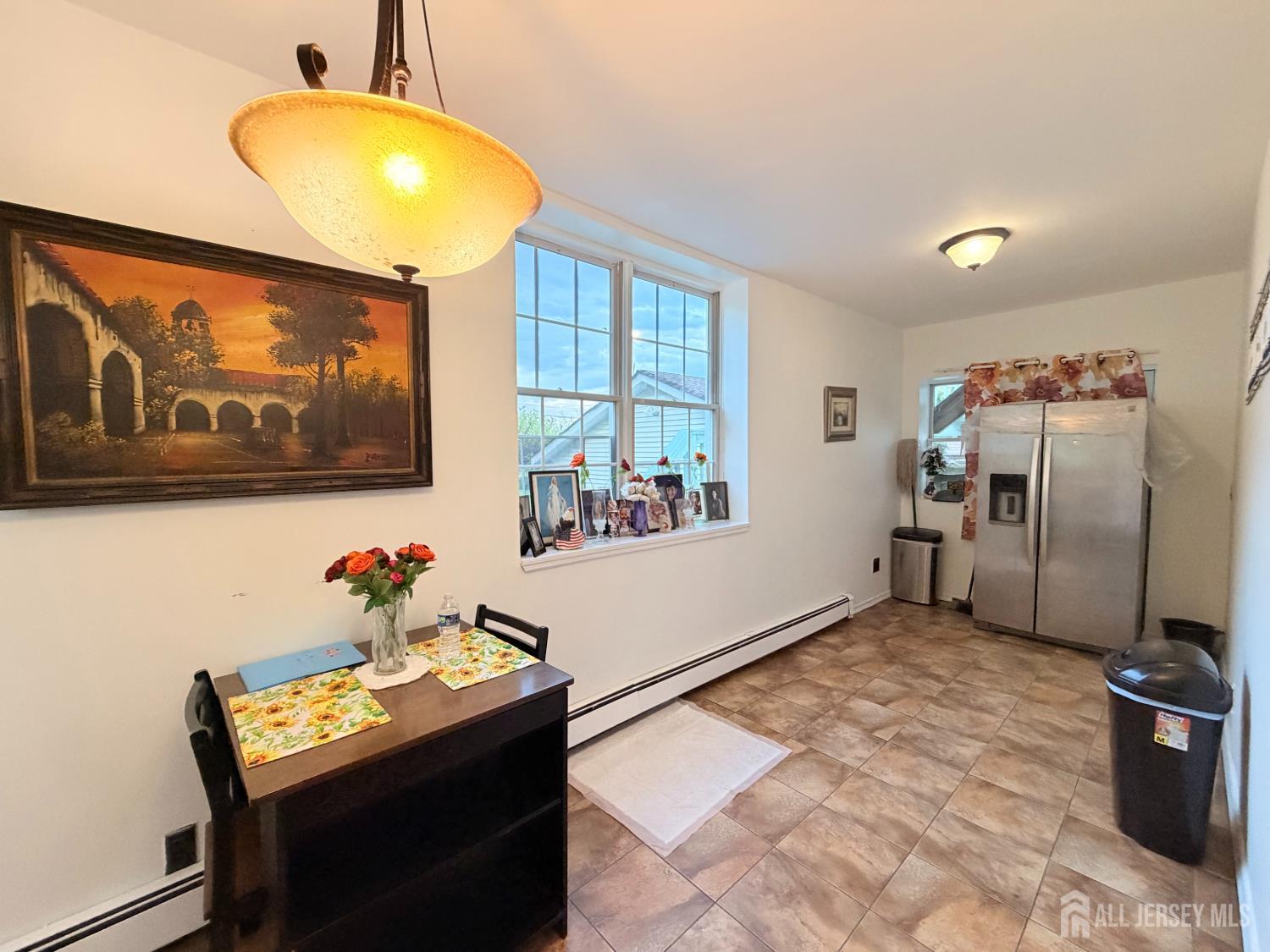 44 East Tappen Street