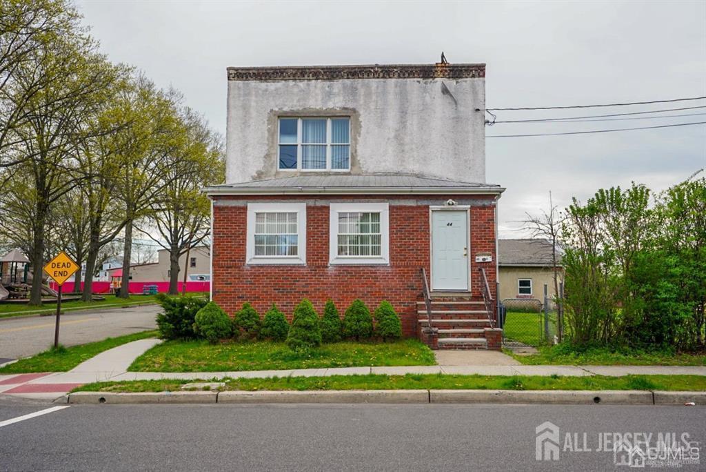 44 East Tappen Street