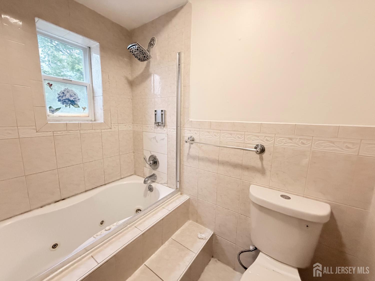 44 East Tappen Street