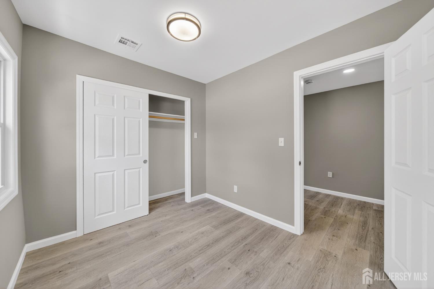 103 Minna Avenue