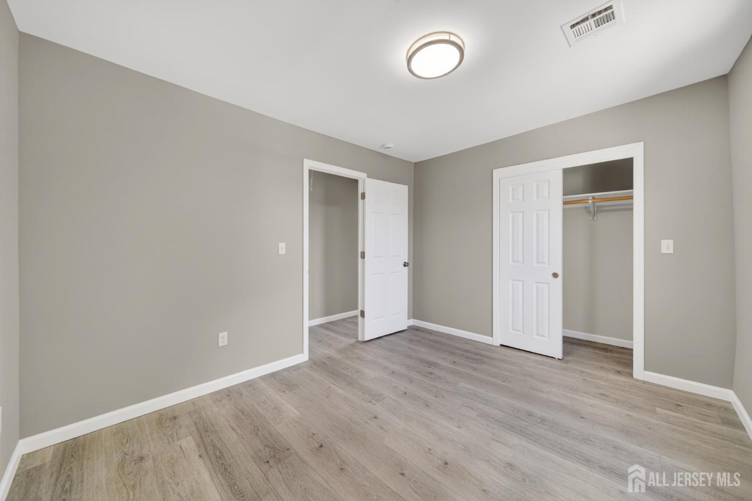 103 Minna Avenue