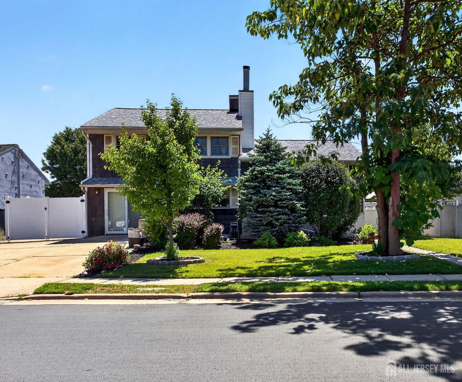 52 Jackson Avenue