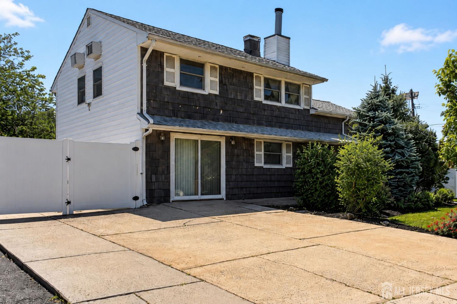 52 Jackson Avenue