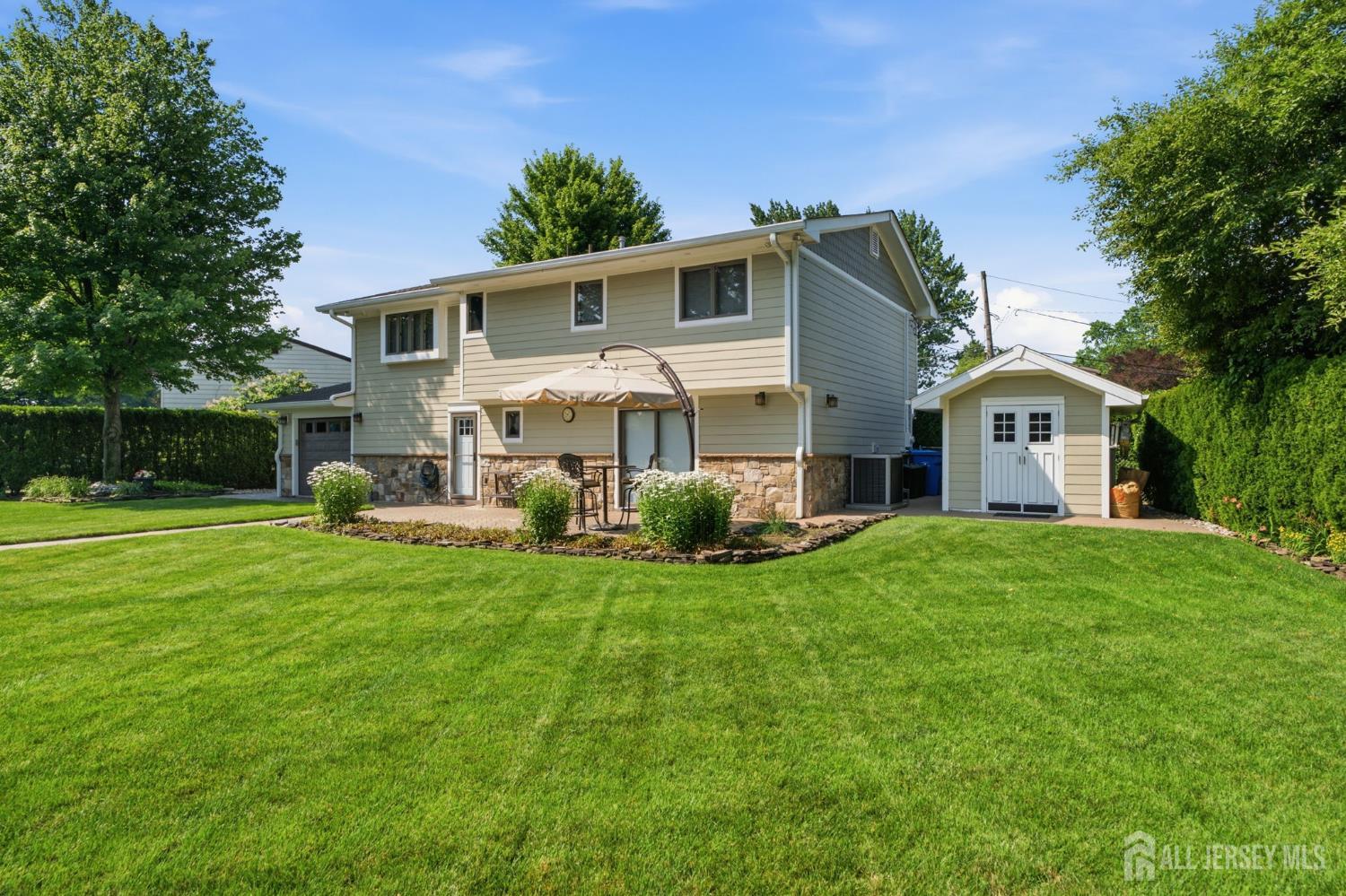 1453 Tooz Place