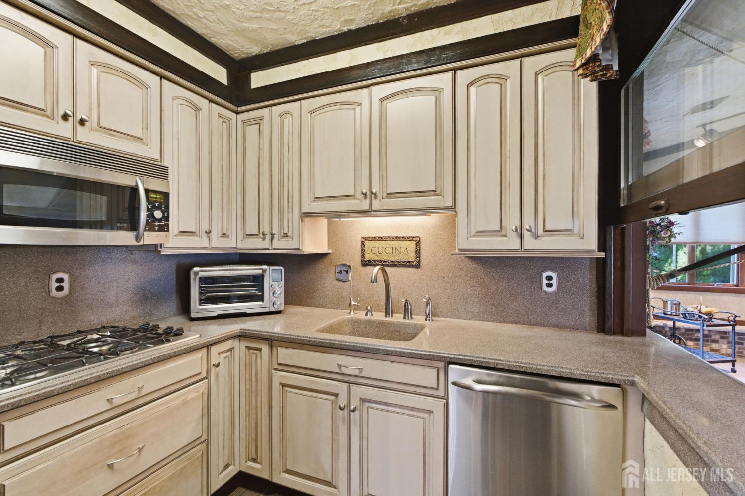 1453 Tooz Place