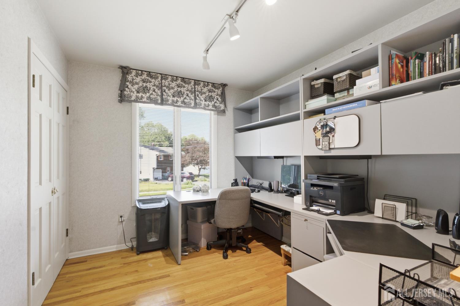 1453 Tooz Place