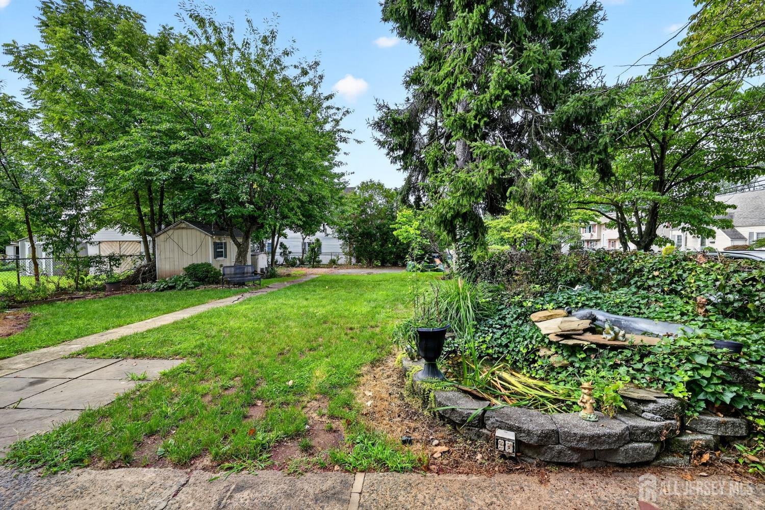 96 Woodbridge Avenue