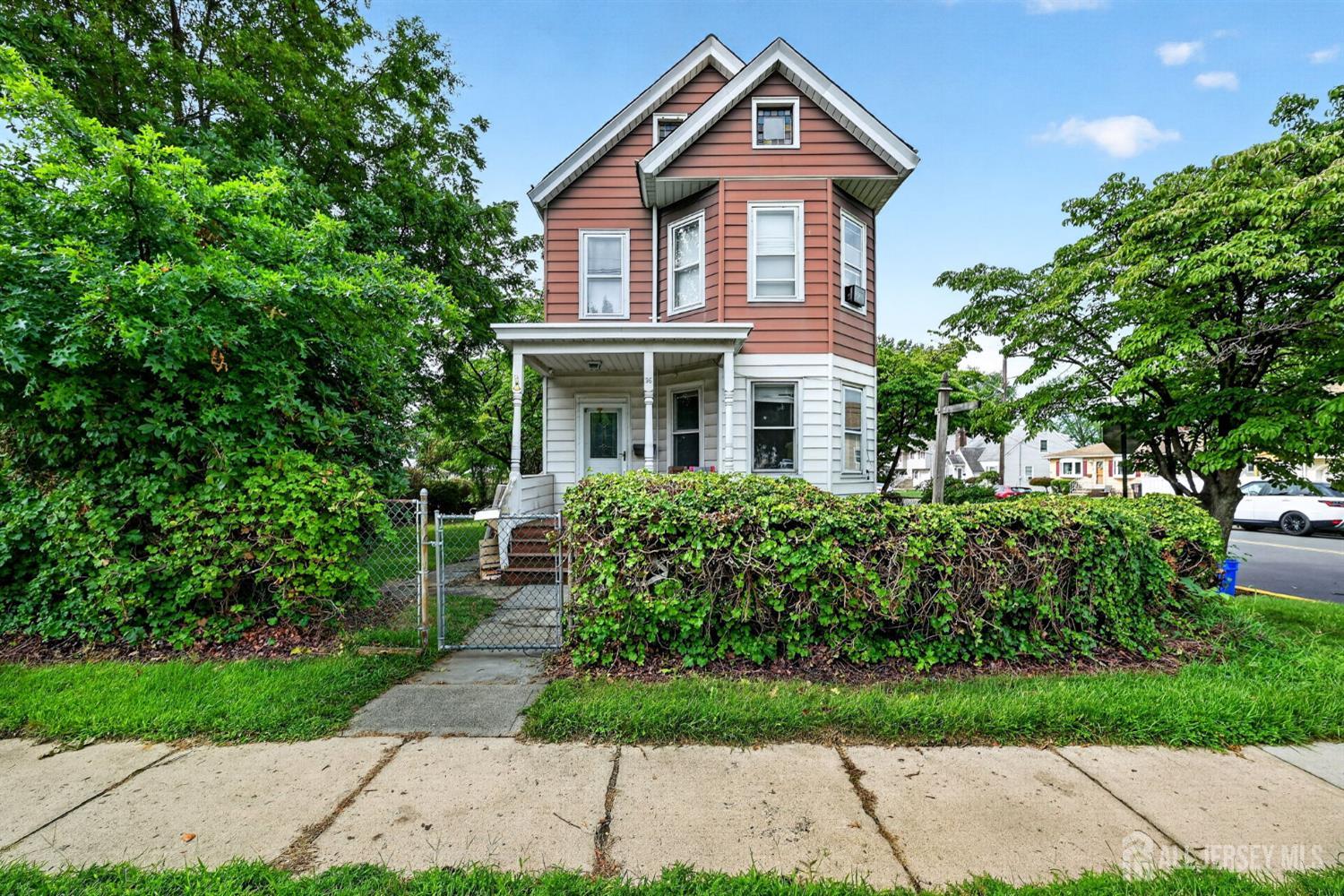 96 Woodbridge Avenue